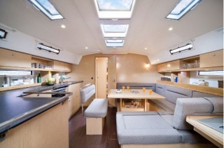  Interior espacioso Bavaria 45 